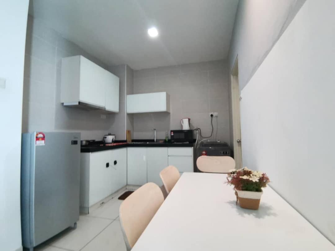 Homestay Kuala Lumpur ; Terminal Tbs ; Bukit Jalil Esterno foto